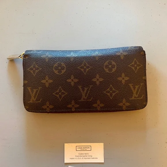 Louis Vuitton | Zippy Wallet w/ Brown Interior | Good to Great Condition - Picture 6 of 14